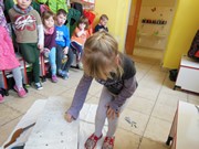 Šroubujeme, zatloukáme, vrtáme a řežeme -polytechnika ve školce